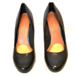 Aldo block heel leather pumps. Size 9. Worn twice!